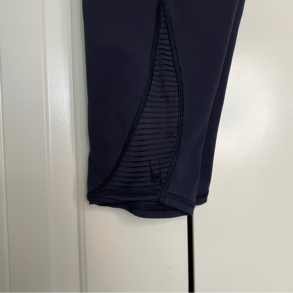 Lululemon Lean In Crop (17") Flawed Midnight Navy Size 6 - Picture 8 of 13